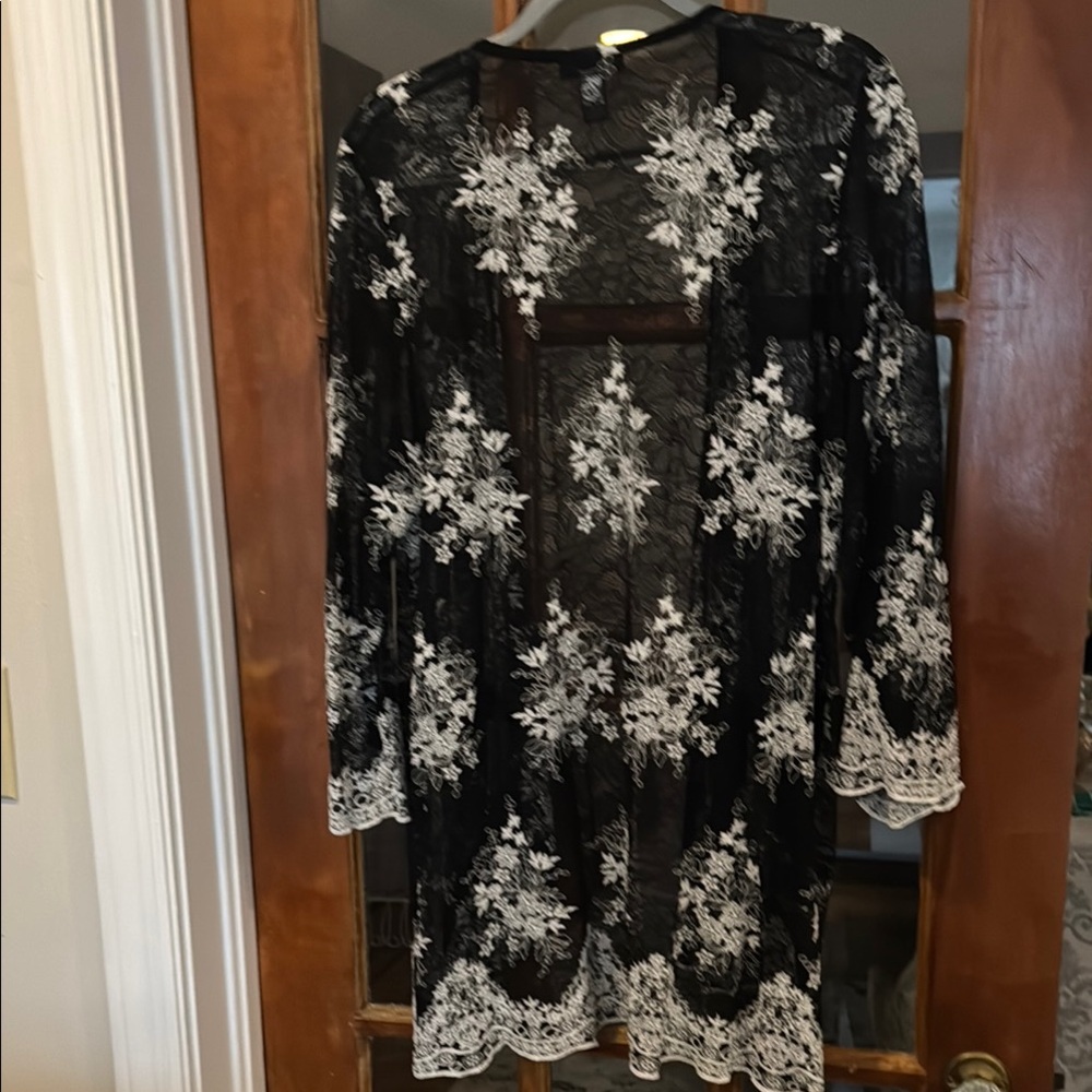 Alfani Black and White Lace Kimono - Picture 3 of 4